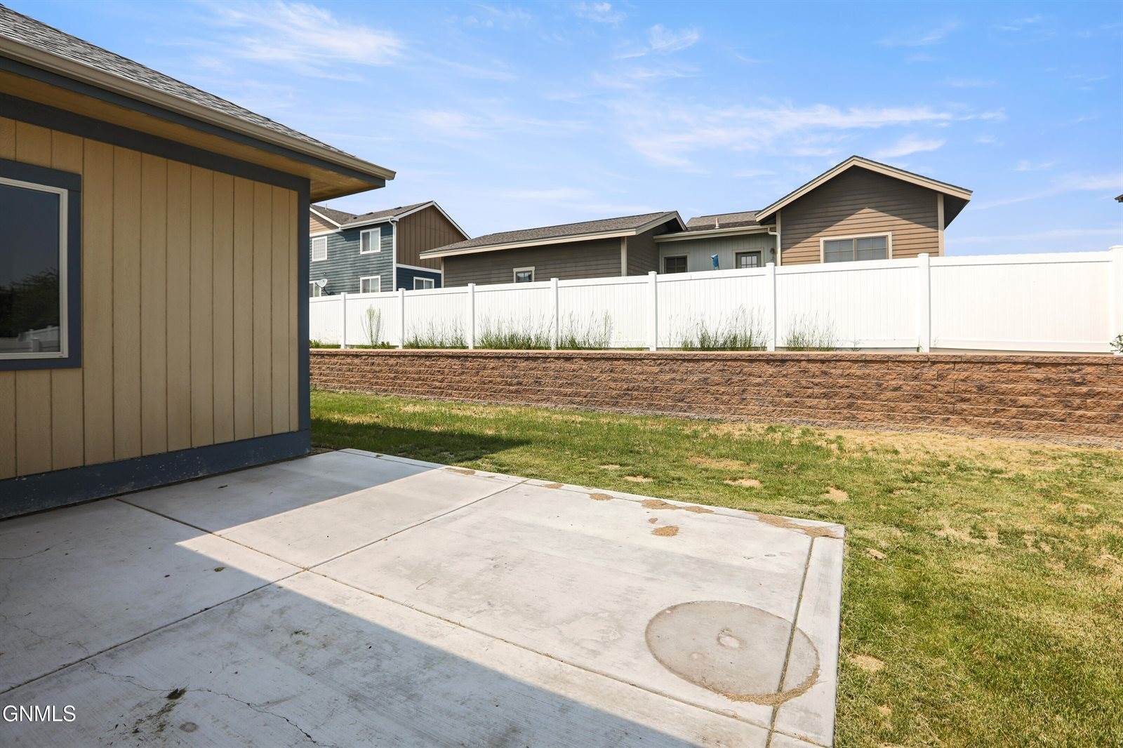 2806 25th Street West, Williston, ND 58801