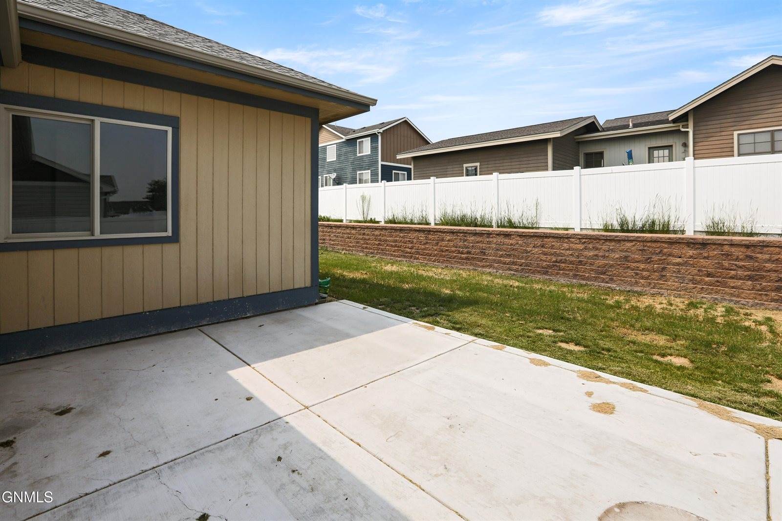 2806 25th Street West, Williston, ND 58801