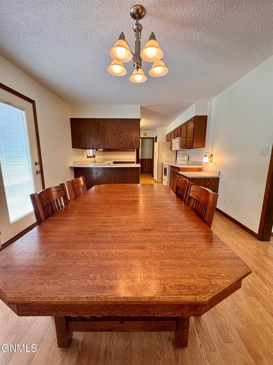 1201 Sioux Street, Williston, ND 58801