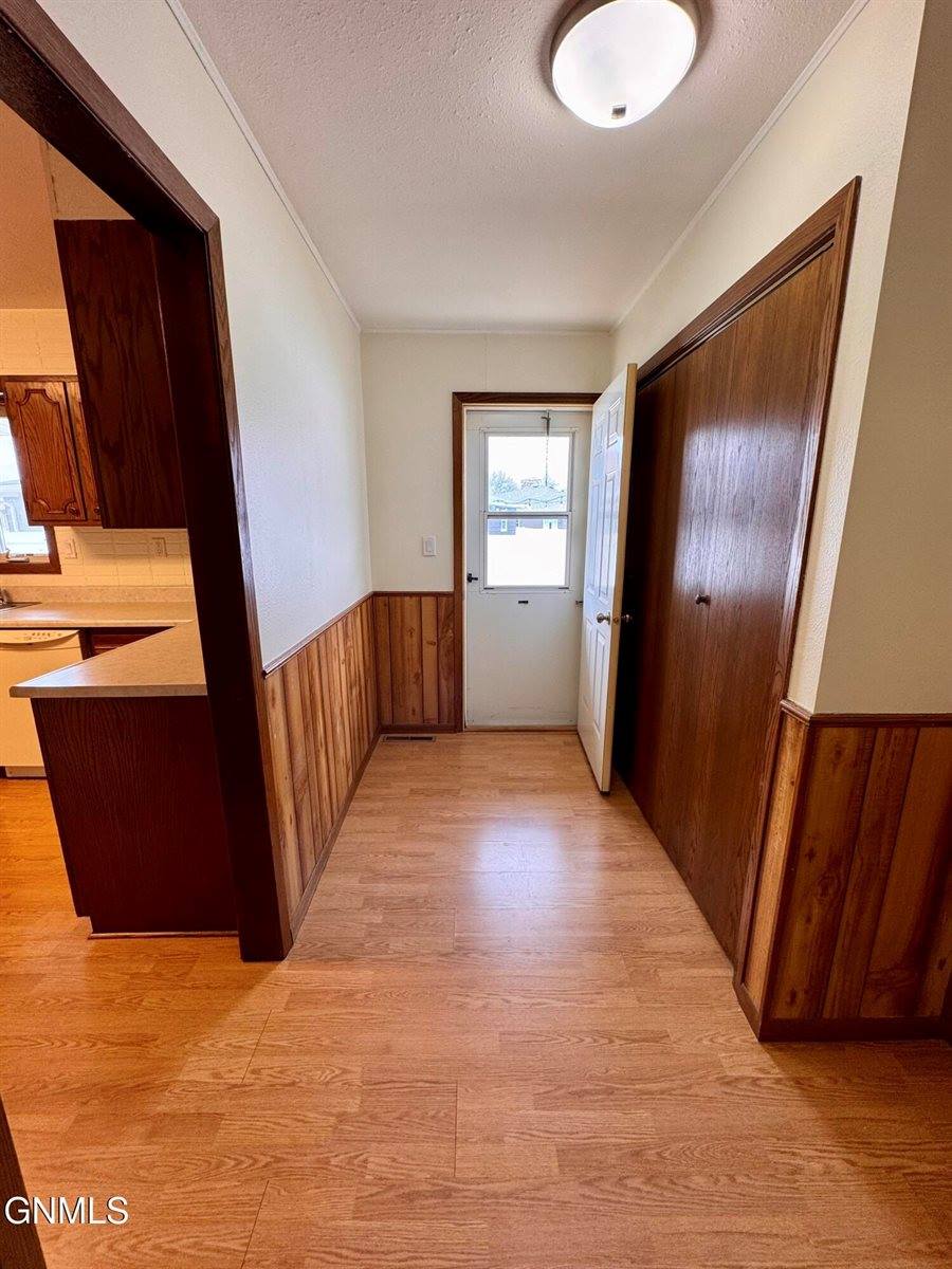 1201 Sioux Street, Williston, ND 58801