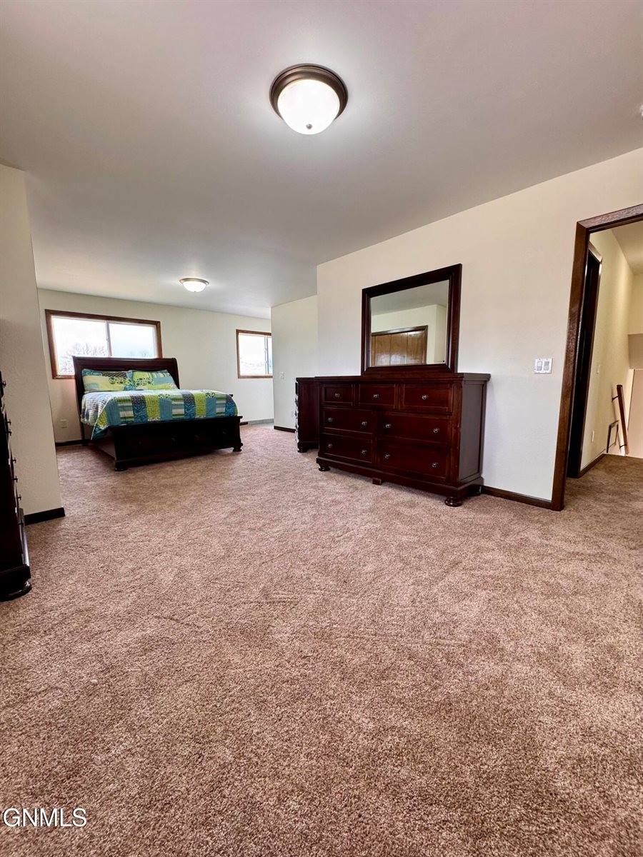 1201 Sioux Street, Williston, ND 58801