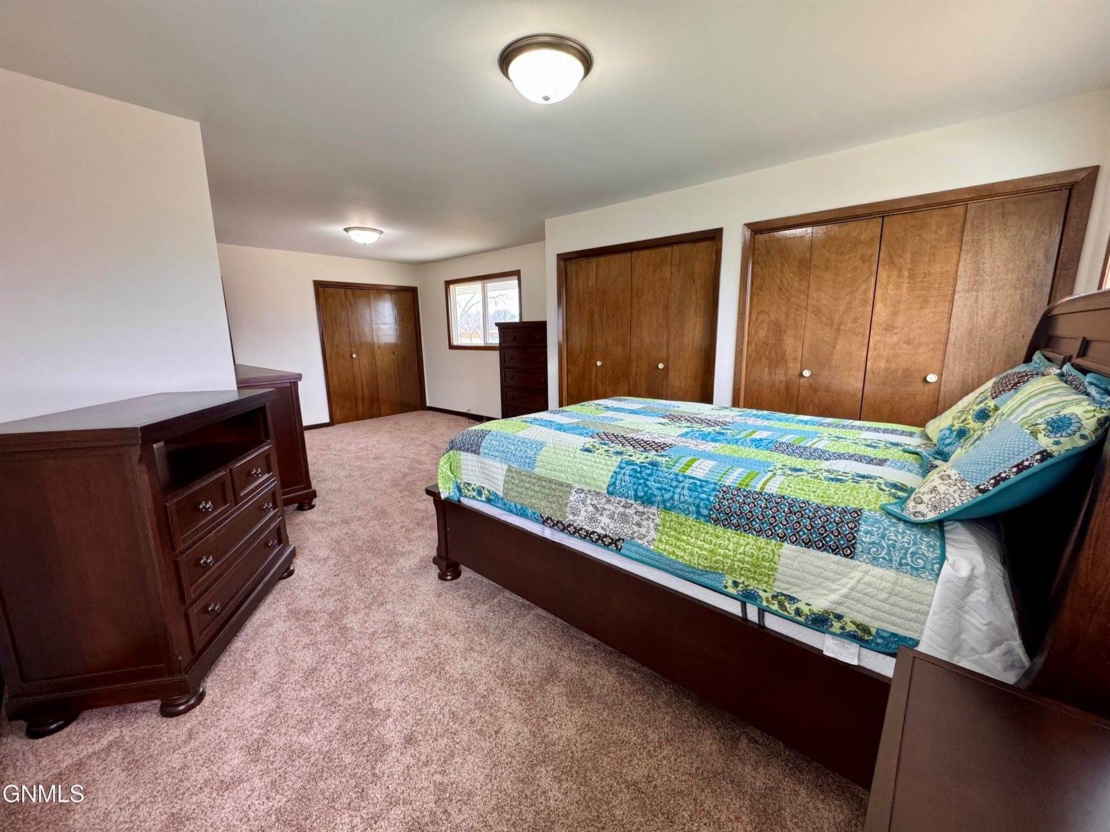 1201 Sioux Street, Williston, ND 58801