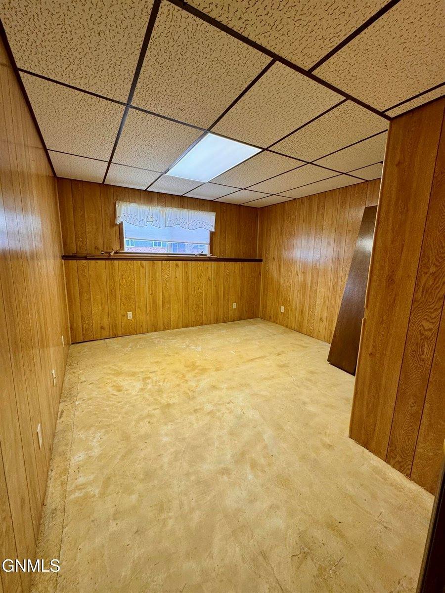 1201 Sioux Street, Williston, ND 58801