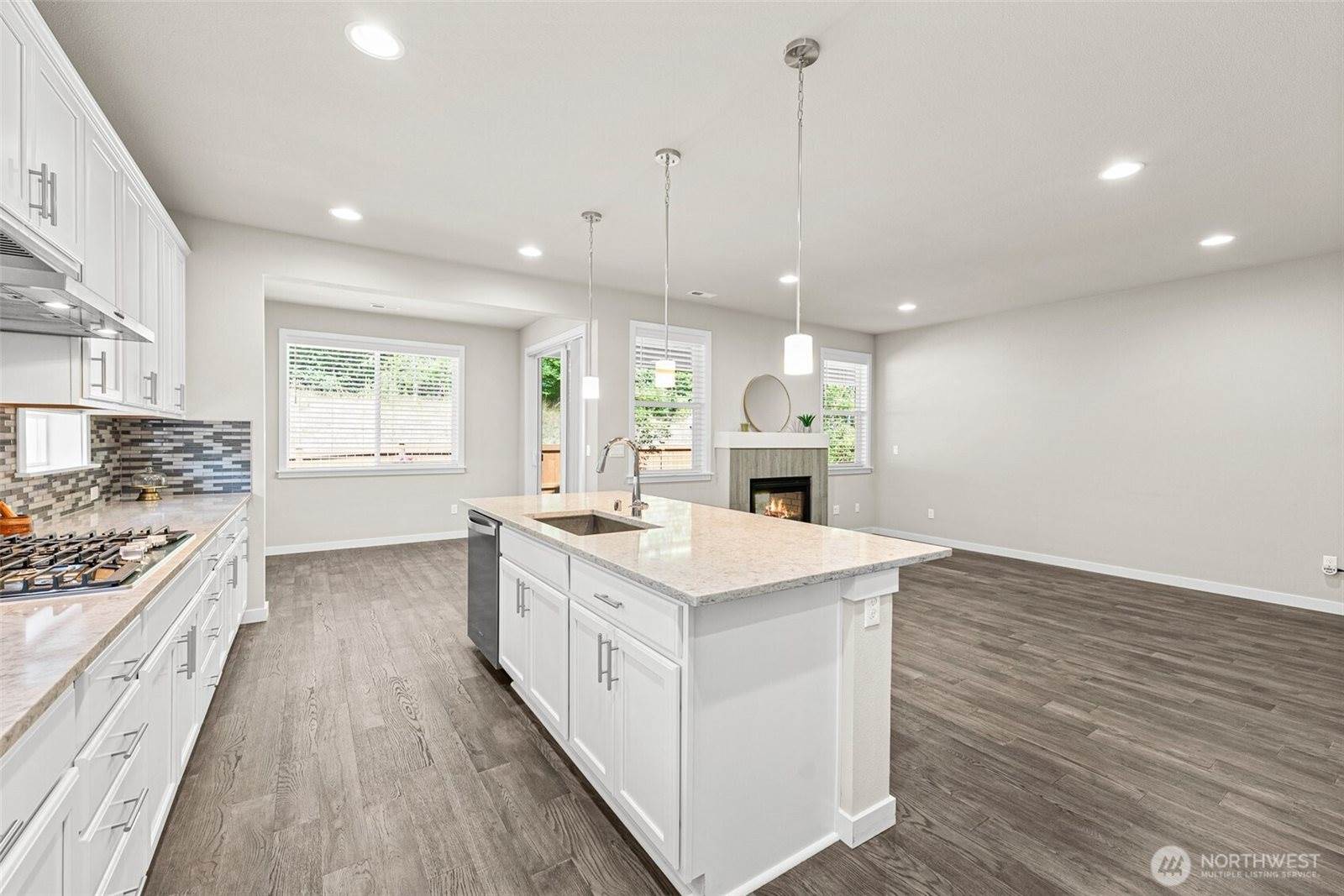 5704 Waldron Court NE, Lacey, WA 98516