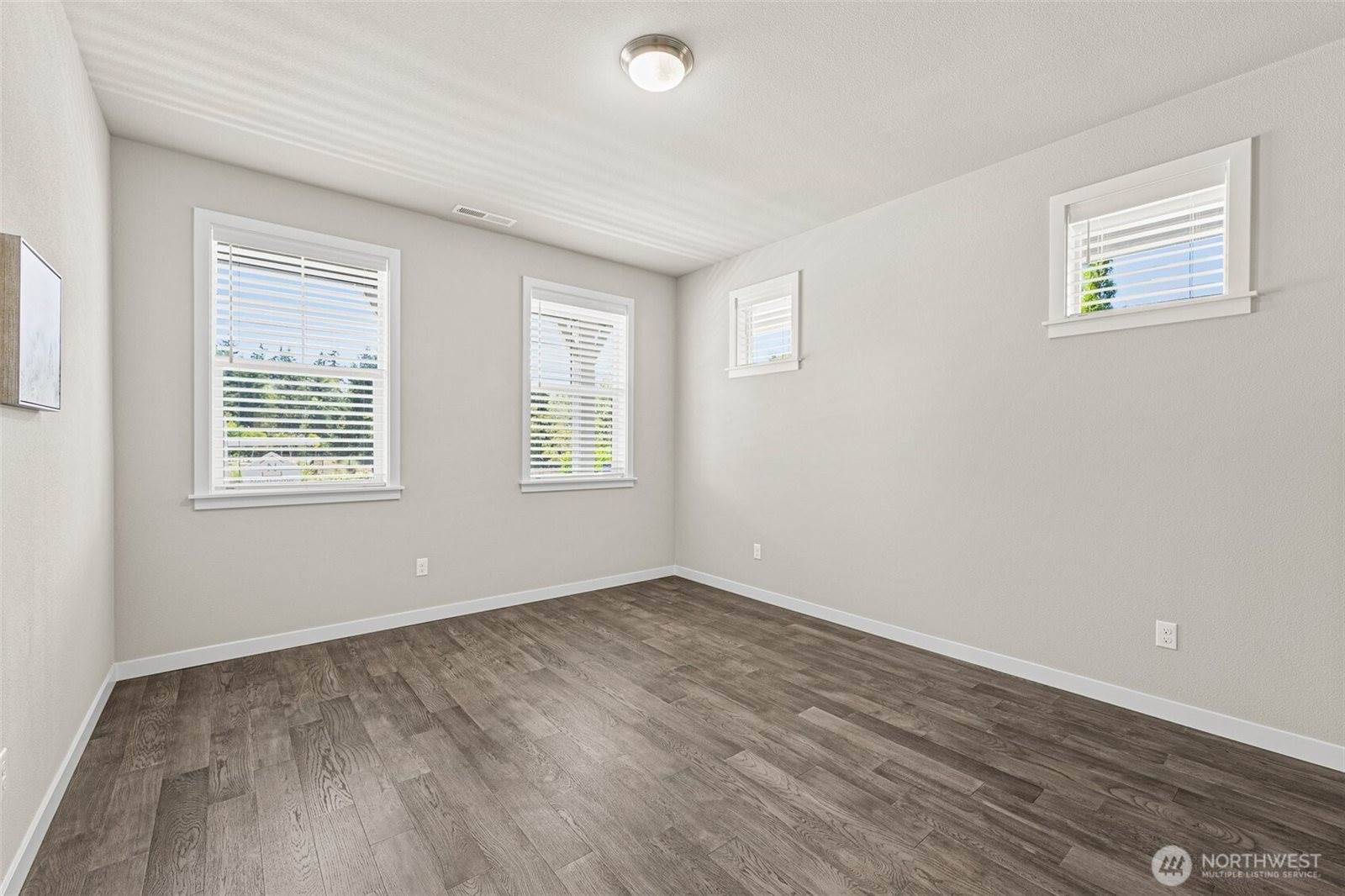 5704 Waldron Court NE, Lacey, WA 98516