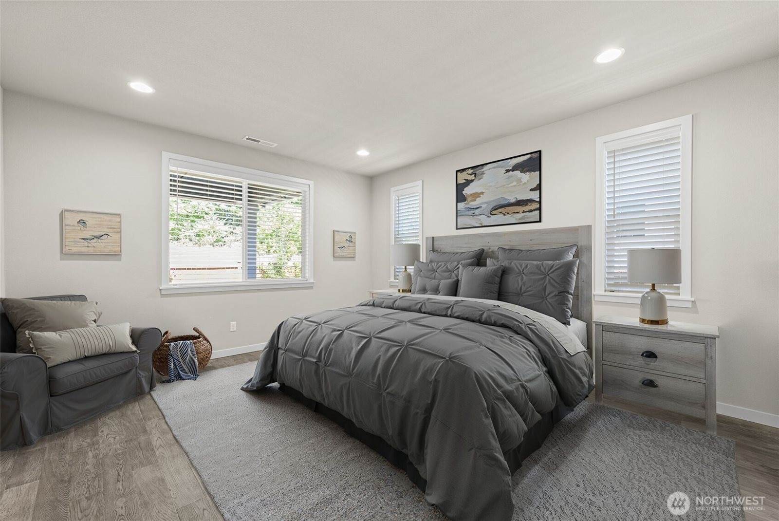 5704 Waldron Court NE, Lacey, WA 98516