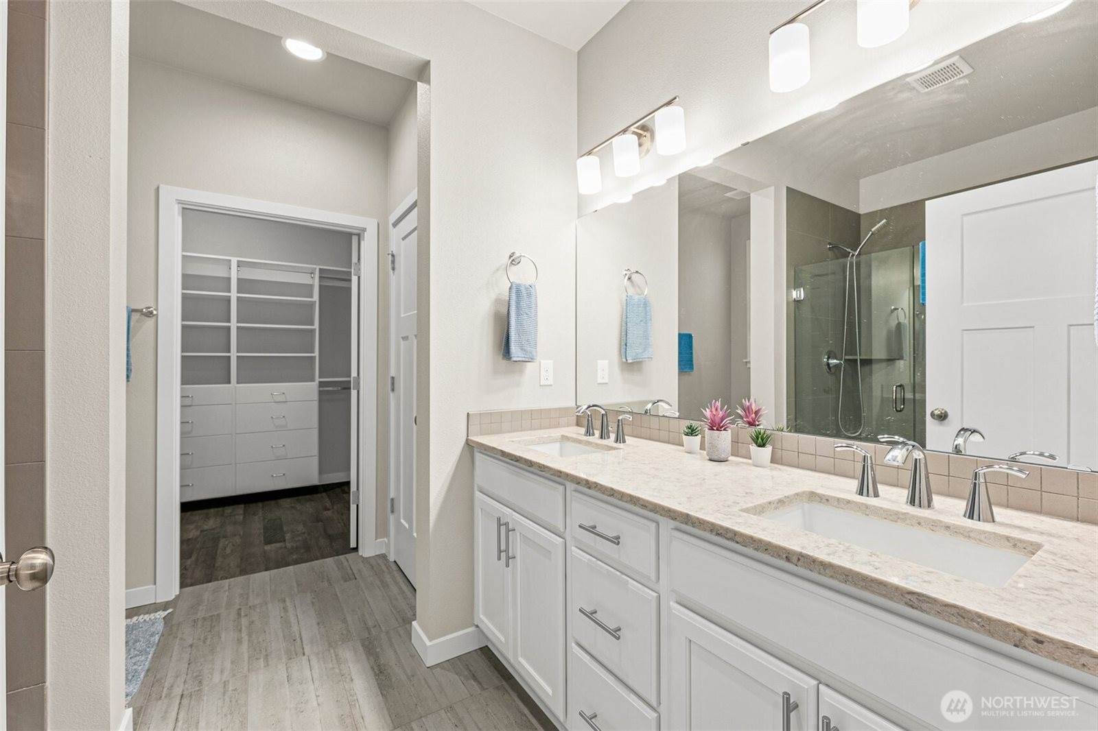 5704 Waldron Court NE, Lacey, WA 98516