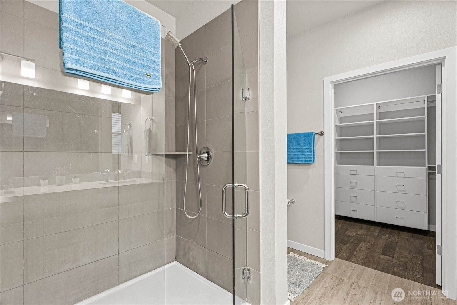 5704 Waldron Court NE, Lacey, WA 98516