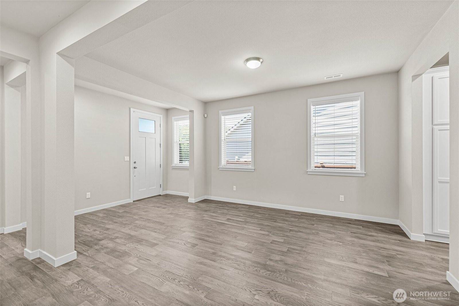 5704 Waldron Court NE, Lacey, WA 98516