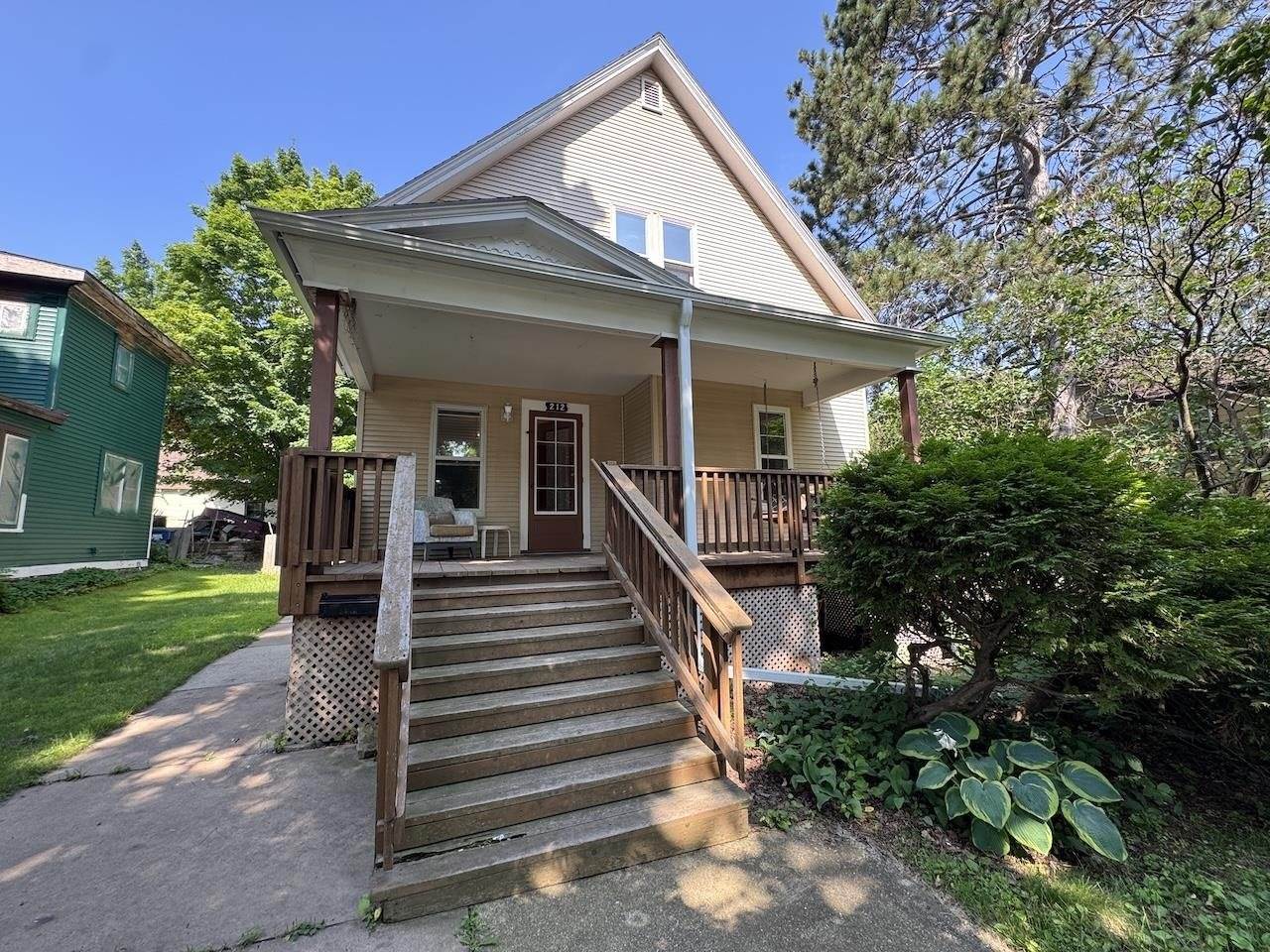 212 S 5th Avenue, Wausau, WI 54401