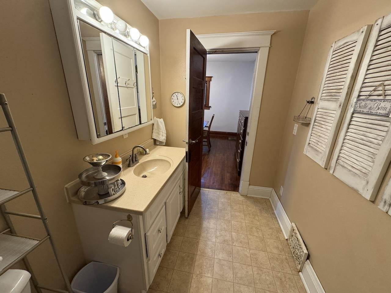 212 S 5th Avenue, Wausau, WI 54401