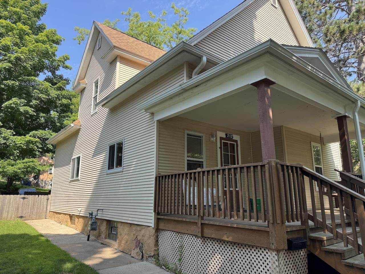 212 S 5th Avenue, Wausau, WI 54401