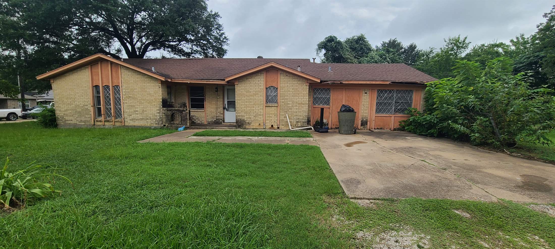 1000 N Sterling, Bryan, TX 77803