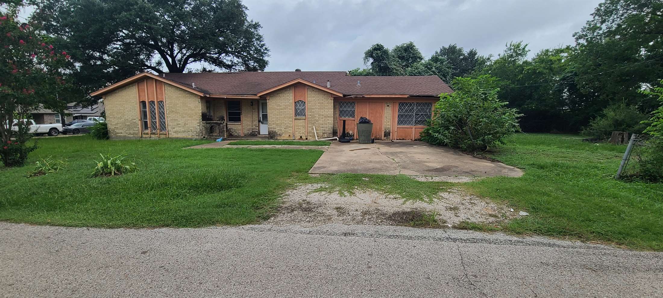 1000 N Sterling, Bryan, TX 77803