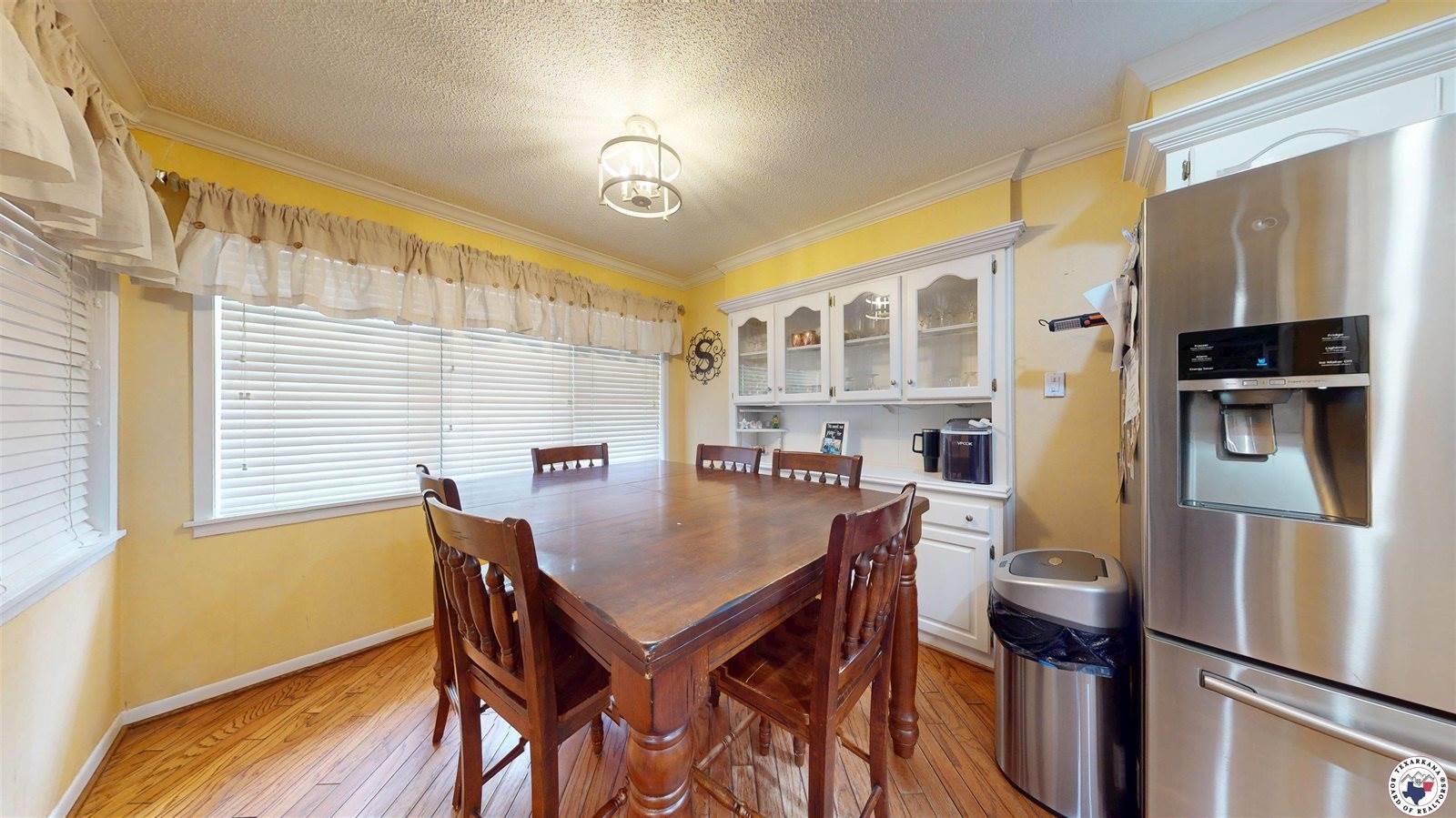 203 Woodland Lake Dr, Atlanta, TX 75551