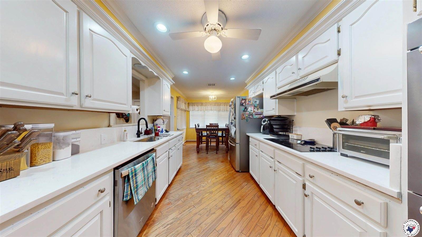 203 Woodland Lake Dr, Atlanta, TX 75551