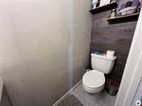 203 Woodland Lake Dr, Atlanta, TX 75551