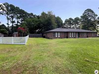 203 Woodland Lake Dr, Atlanta, TX 75551