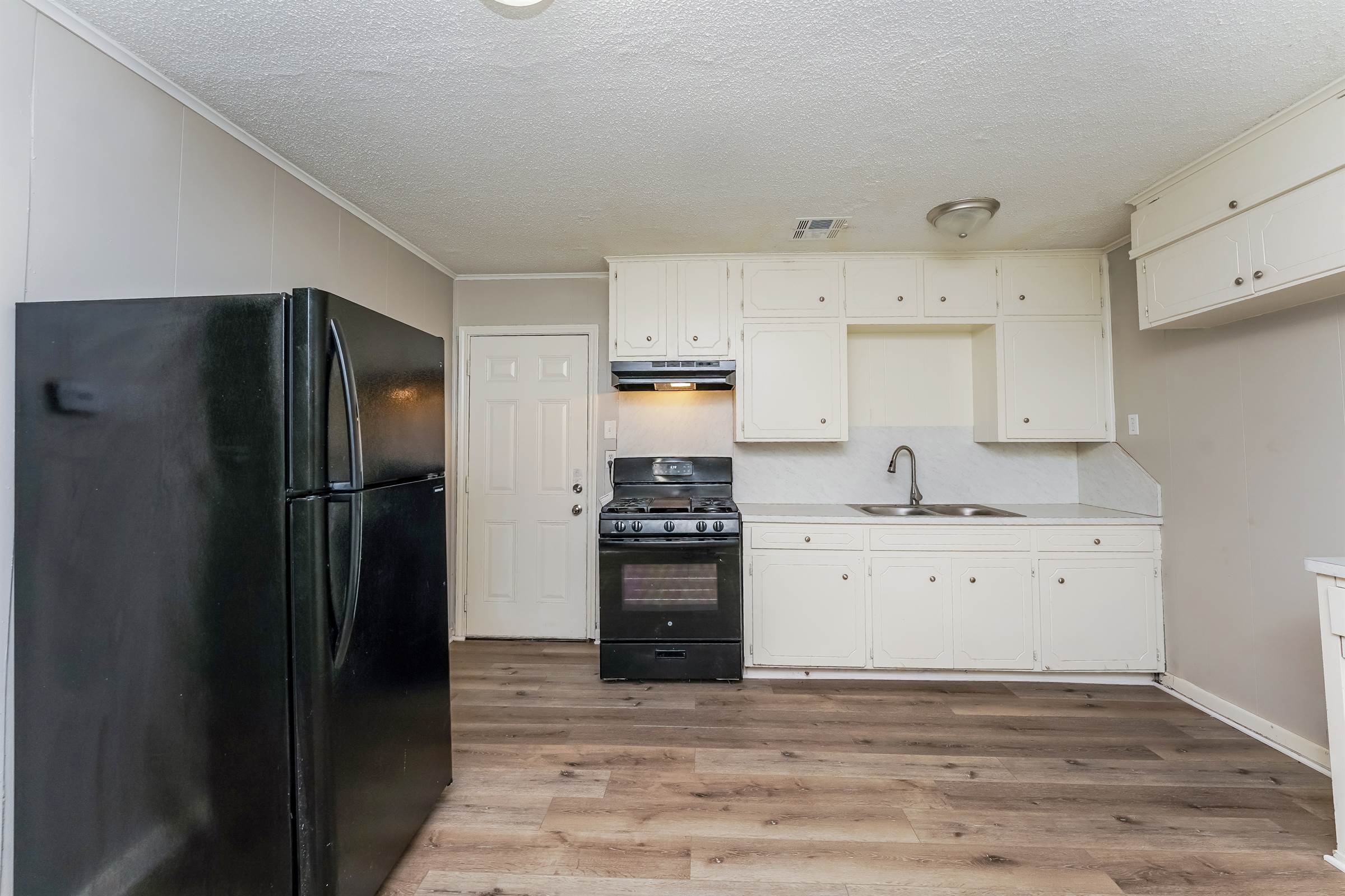 620 Tulane Street, Beverly Hills, TX 76711