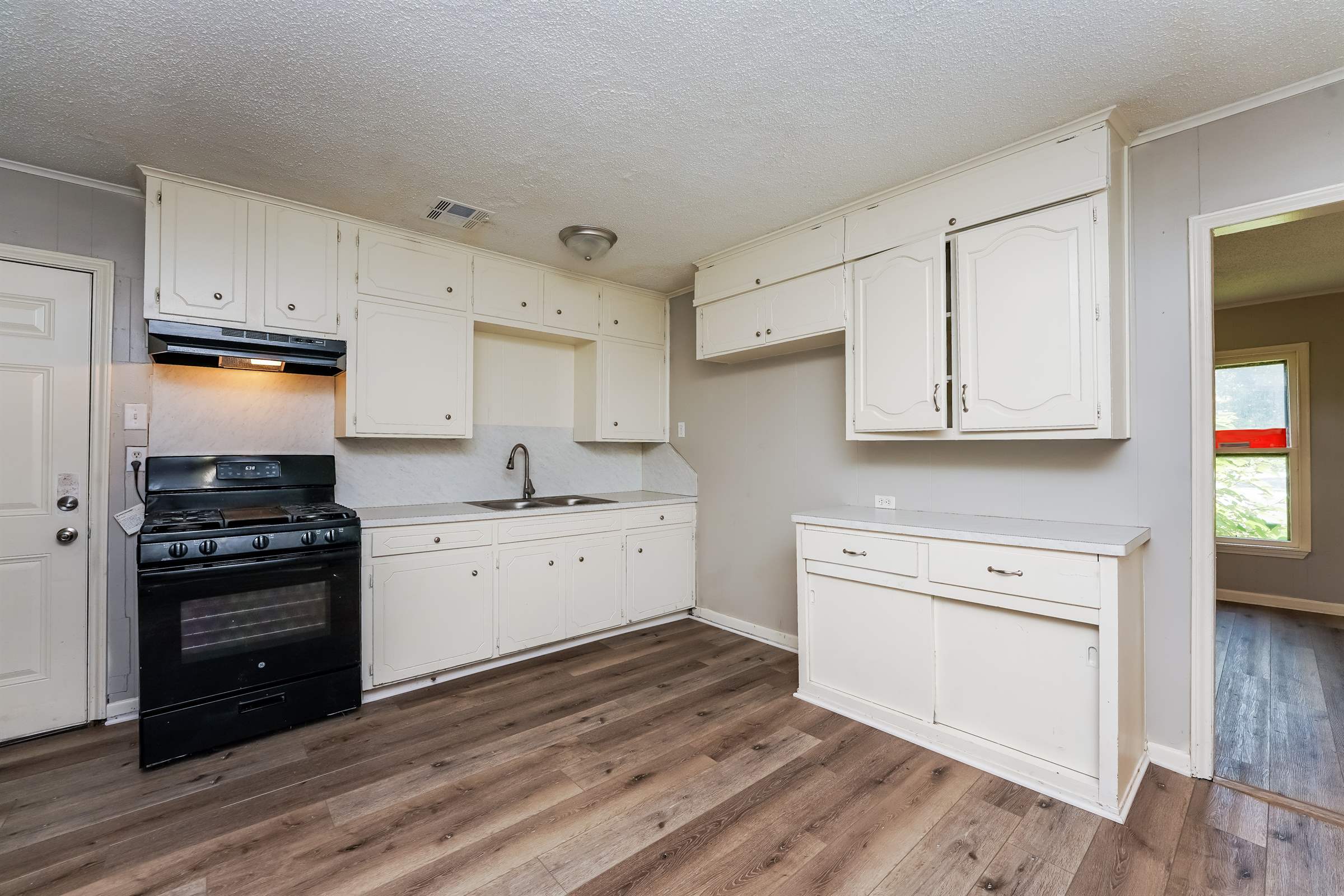 620 Tulane Street, Beverly Hills, TX 76711