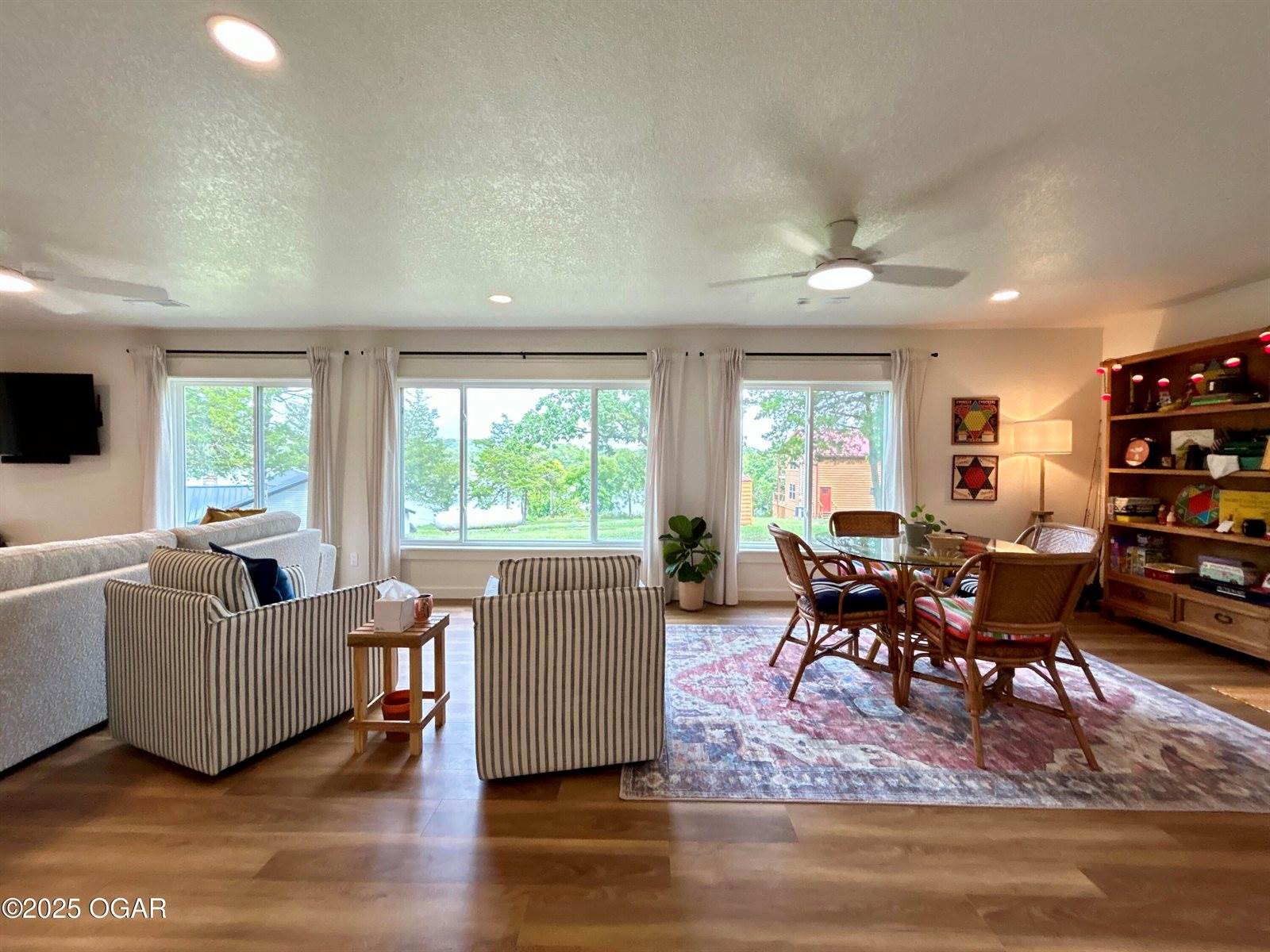 21935 Lake Rd M 12, Cassville, MO 65625