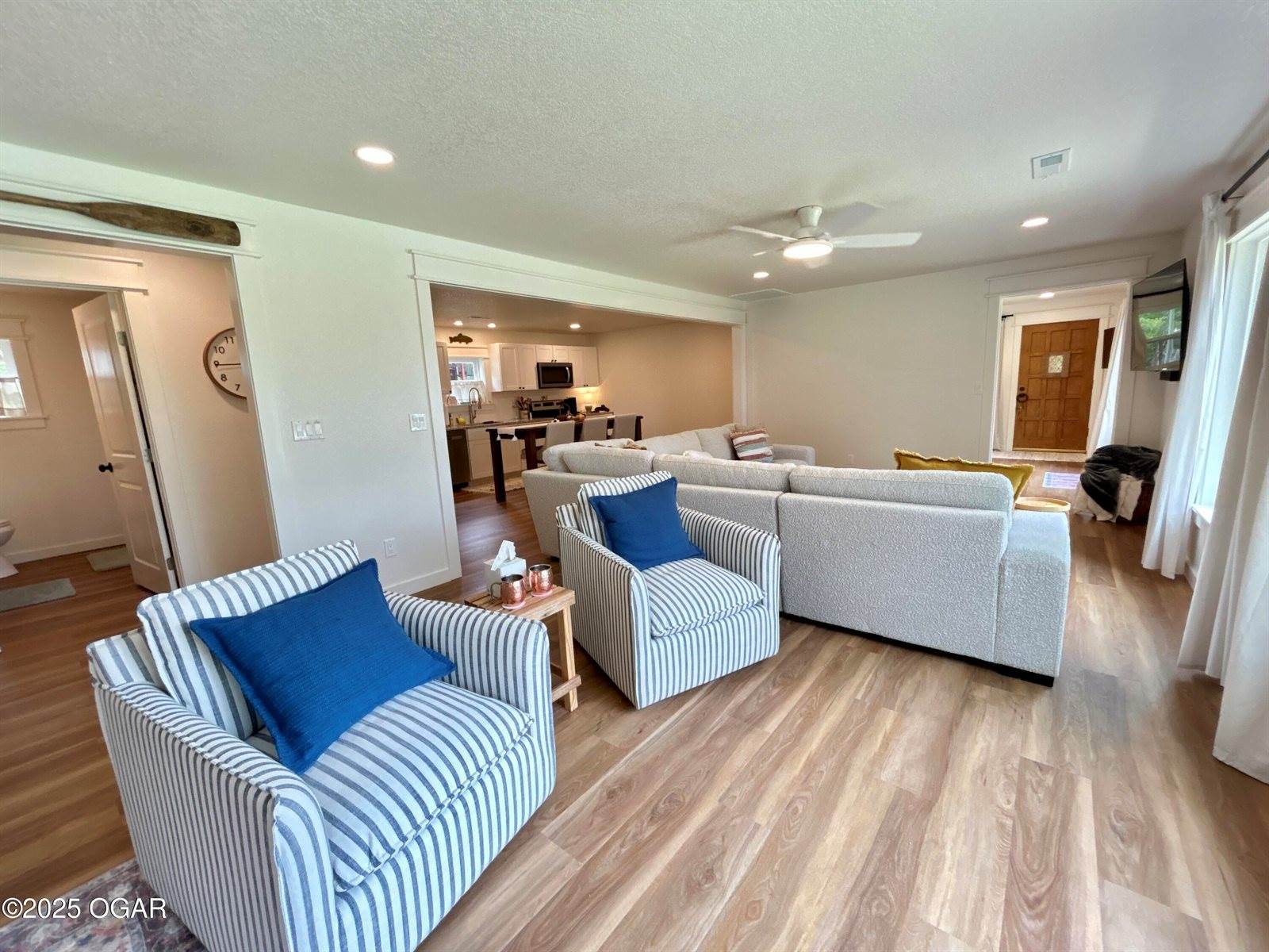 21935 Lake Rd M 12, Cassville, MO 65625