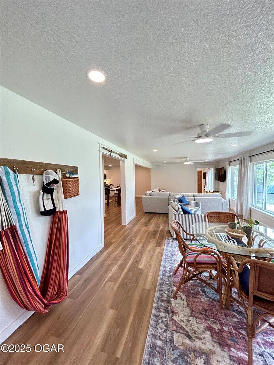 21935 Lake Rd M 12, Cassville, MO 65625