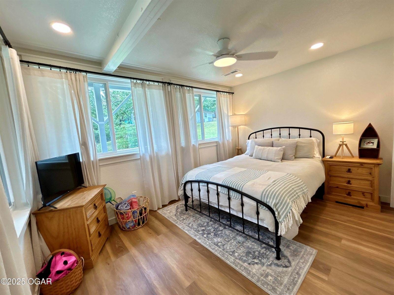 21935 Lake Rd M 12, Cassville, MO 65625