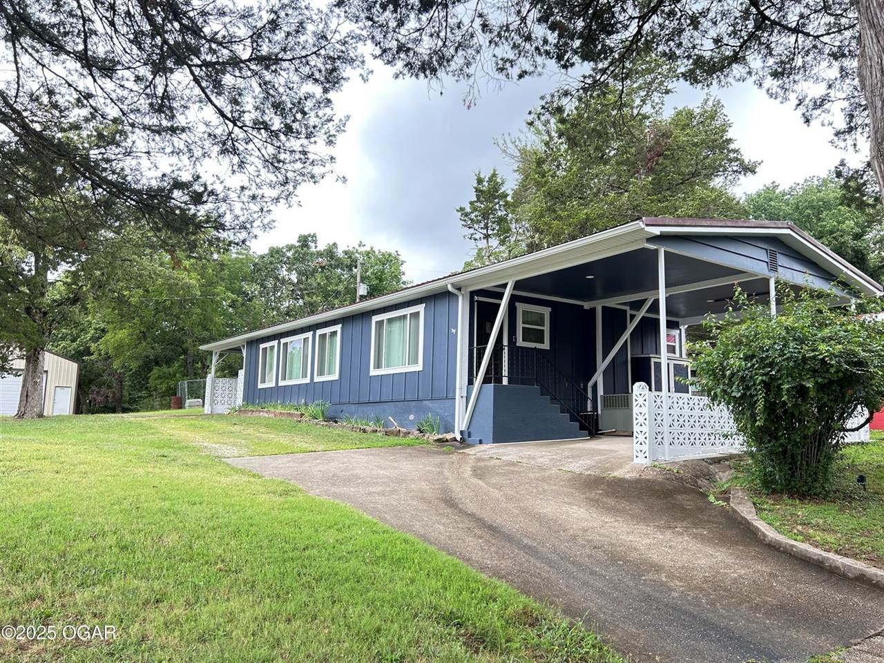 21935 Lake Rd M 12, Cassville, MO 65625