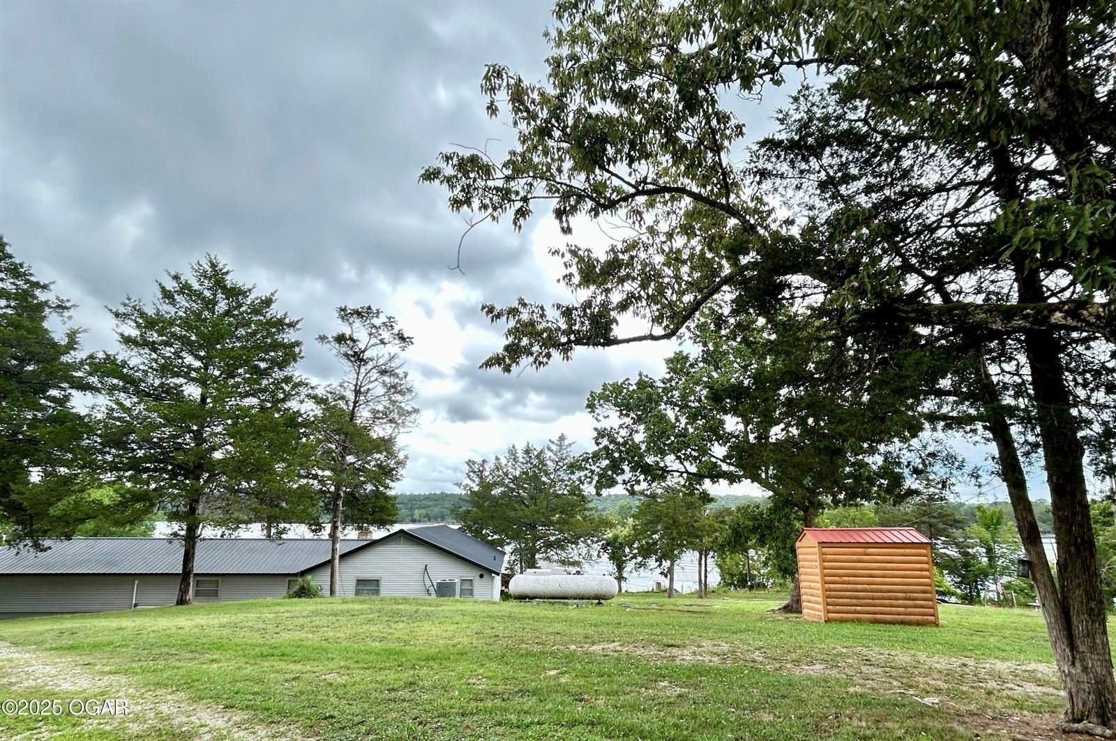 21935 Lake Rd M 12, Cassville, MO 65625