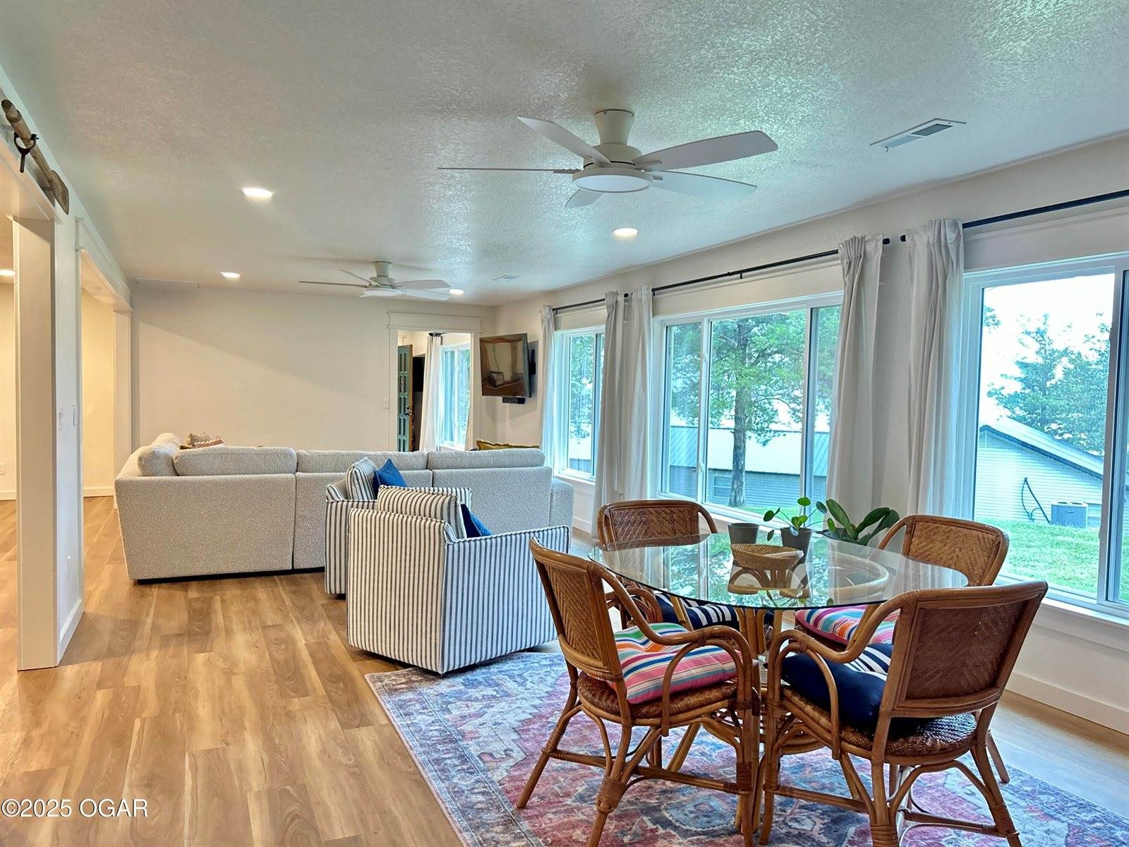 21935 Lake Rd M 12, Cassville, MO 65625