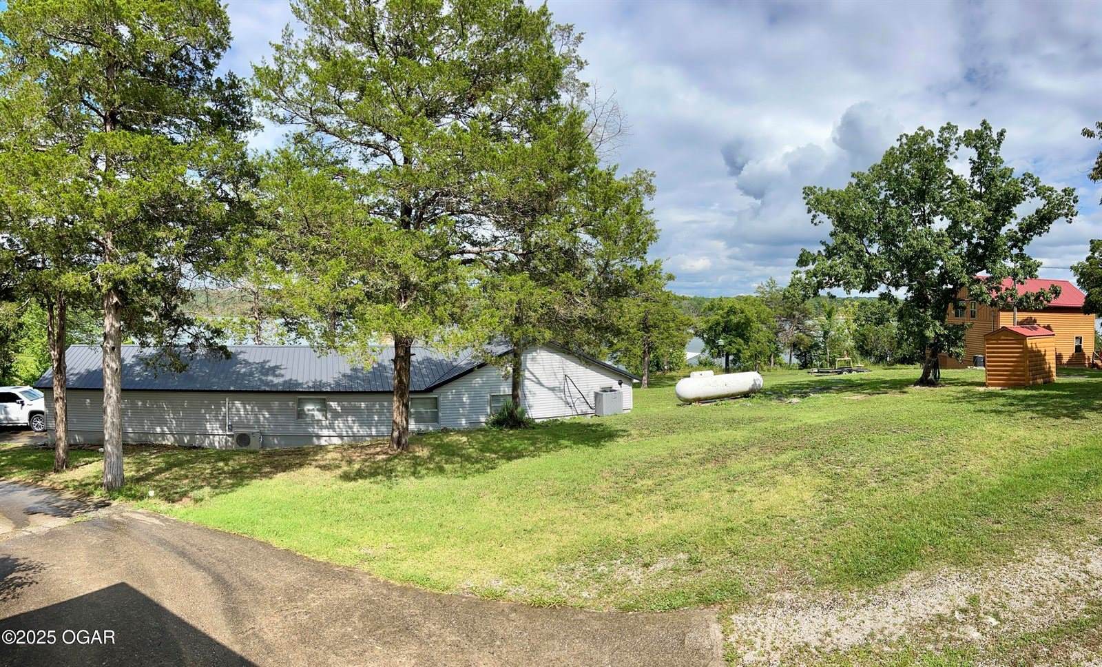 21935 Lake Rd M 12, Cassville, MO 65625