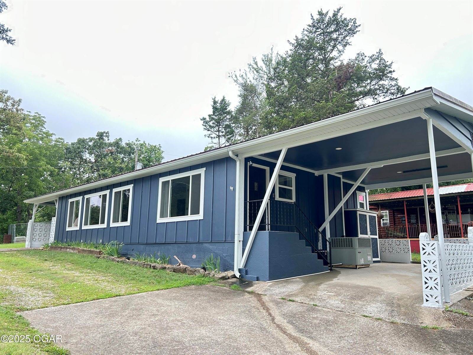 21935 Lake Rd M 12, Cassville, MO 65625