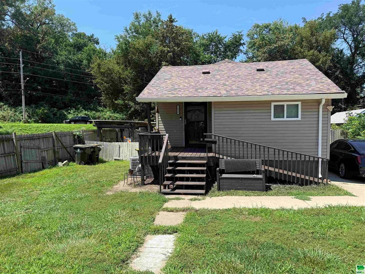 1633 & 1635 S Fairmount Street, Sioux City, IA 51106