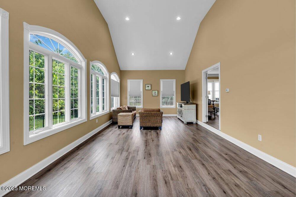 2 Elkridge Way, Manalapan, NJ 07726