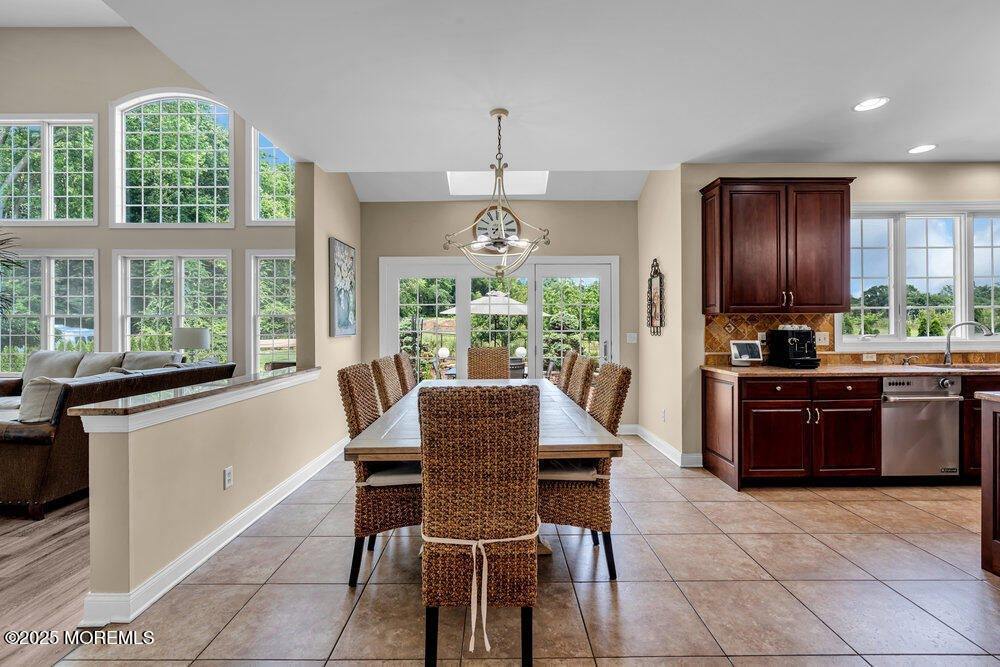 2 Elkridge Way, Manalapan, NJ 07726