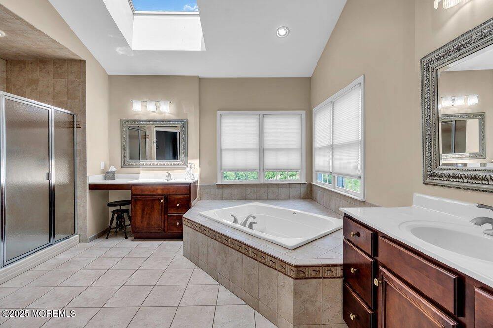 2 Elkridge Way, Manalapan, NJ 07726