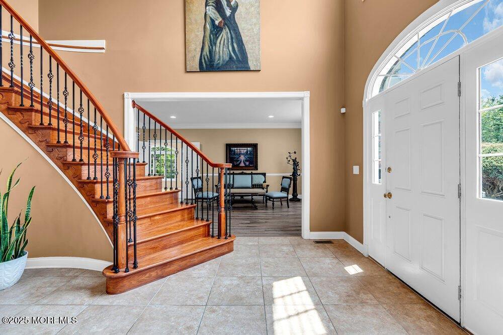 2 Elkridge Way, Manalapan, NJ 07726