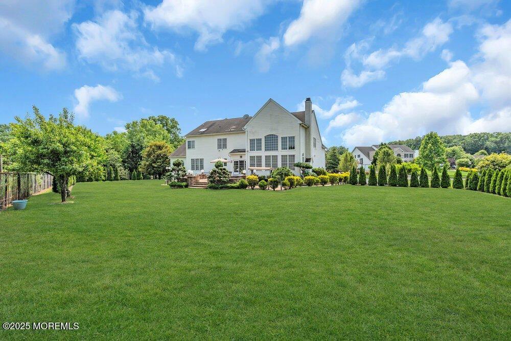 2 Elkridge Way, Manalapan, NJ 07726