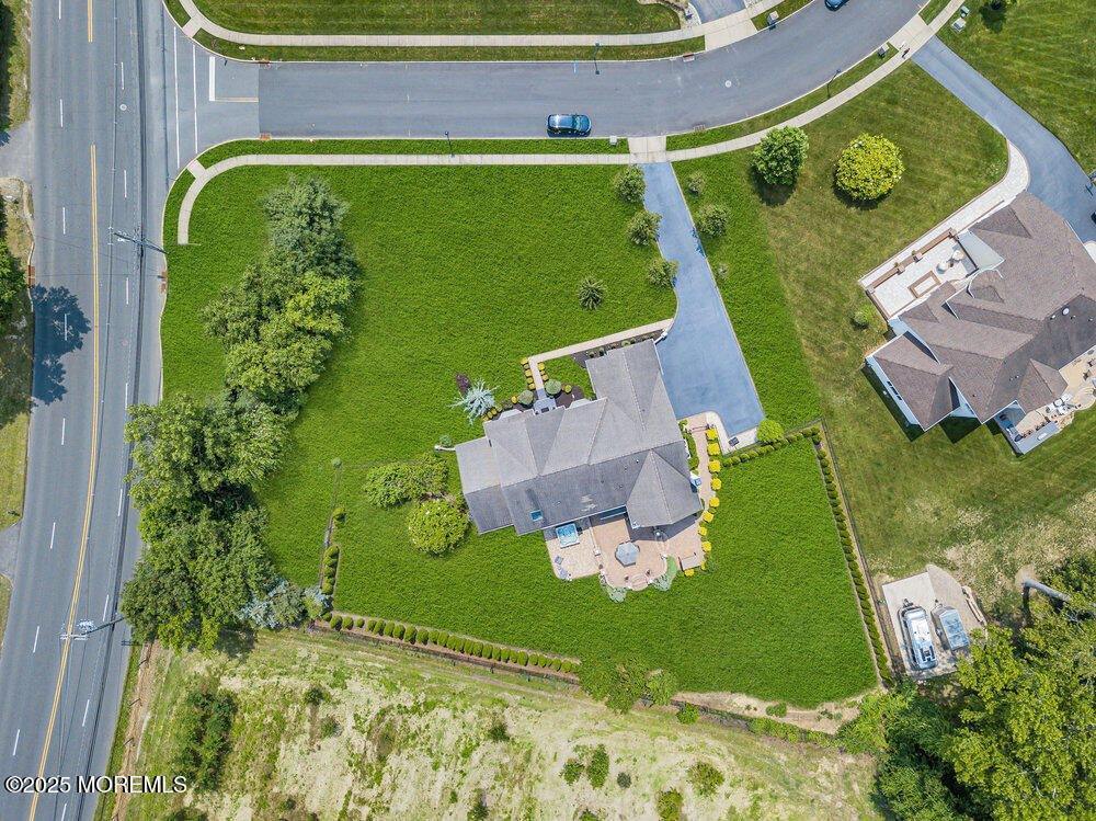 2 Elkridge Way, Manalapan, NJ 07726