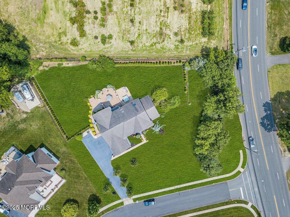 2 Elkridge Way, Manalapan, NJ 07726