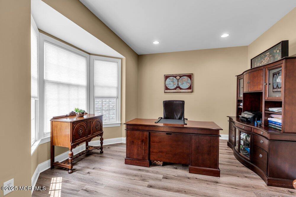 2 Elkridge Way, Manalapan, NJ 07726