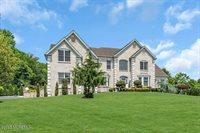 2 Elkridge Way, Manalapan, NJ 07726