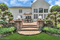 2 Elkridge Way, Manalapan, NJ 07726