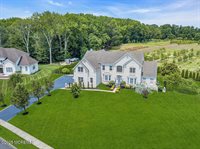 2 Elkridge Way, Manalapan, NJ 07726