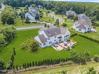 2 Elkridge Way, Manalapan, NJ 07726