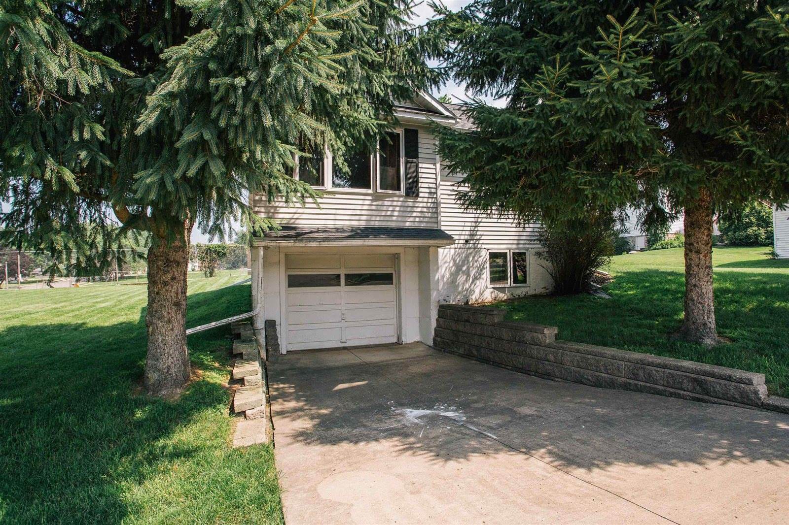 106 W Division Street, Greenwood, WI 54437