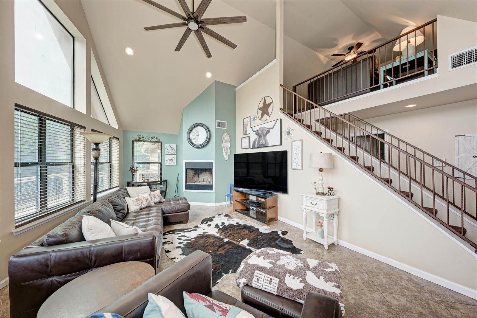 5093 Chimney Rock, Canyon Lake, TX 78133