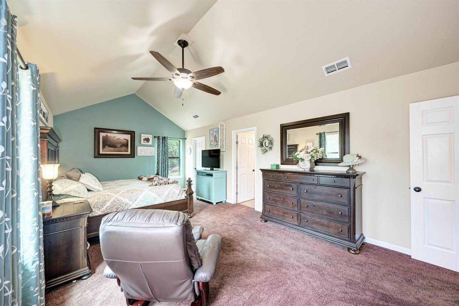 5093 Chimney Rock, Canyon Lake, TX 78133