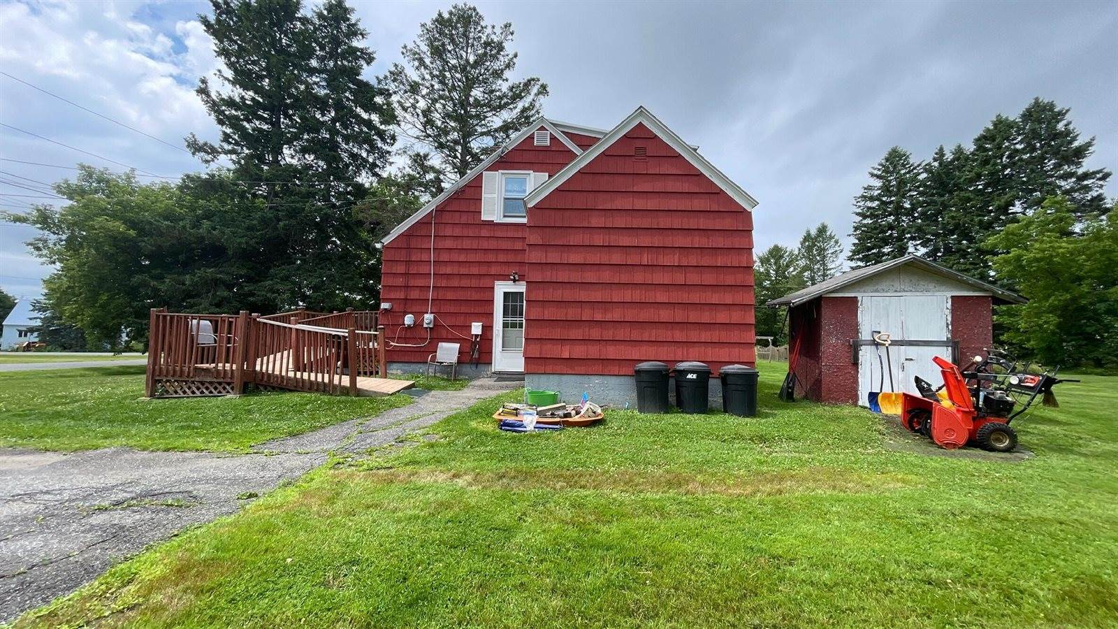 14 Lincoln Street, Presque Isle, ME 04769